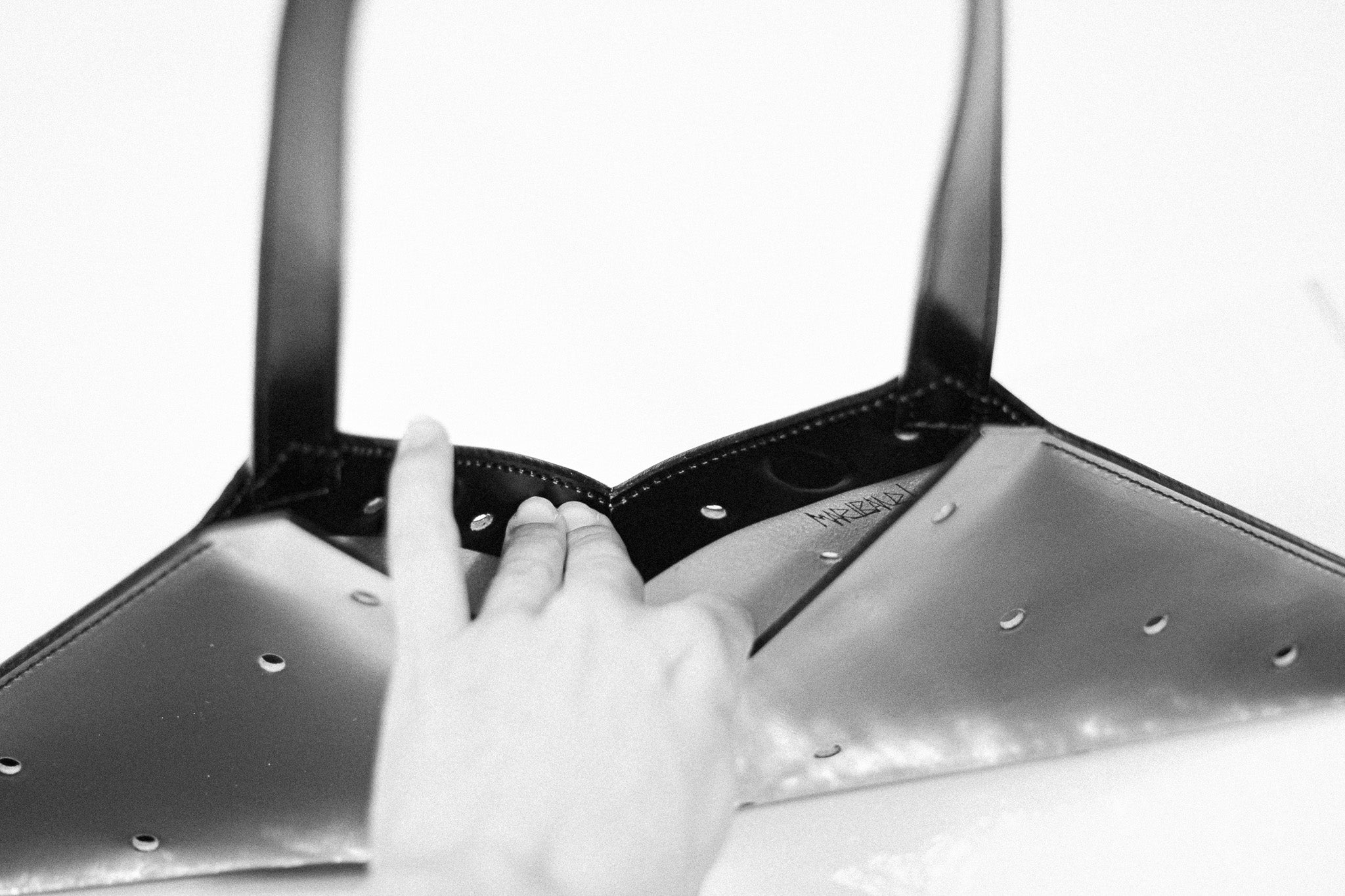 the leather consuelo bag