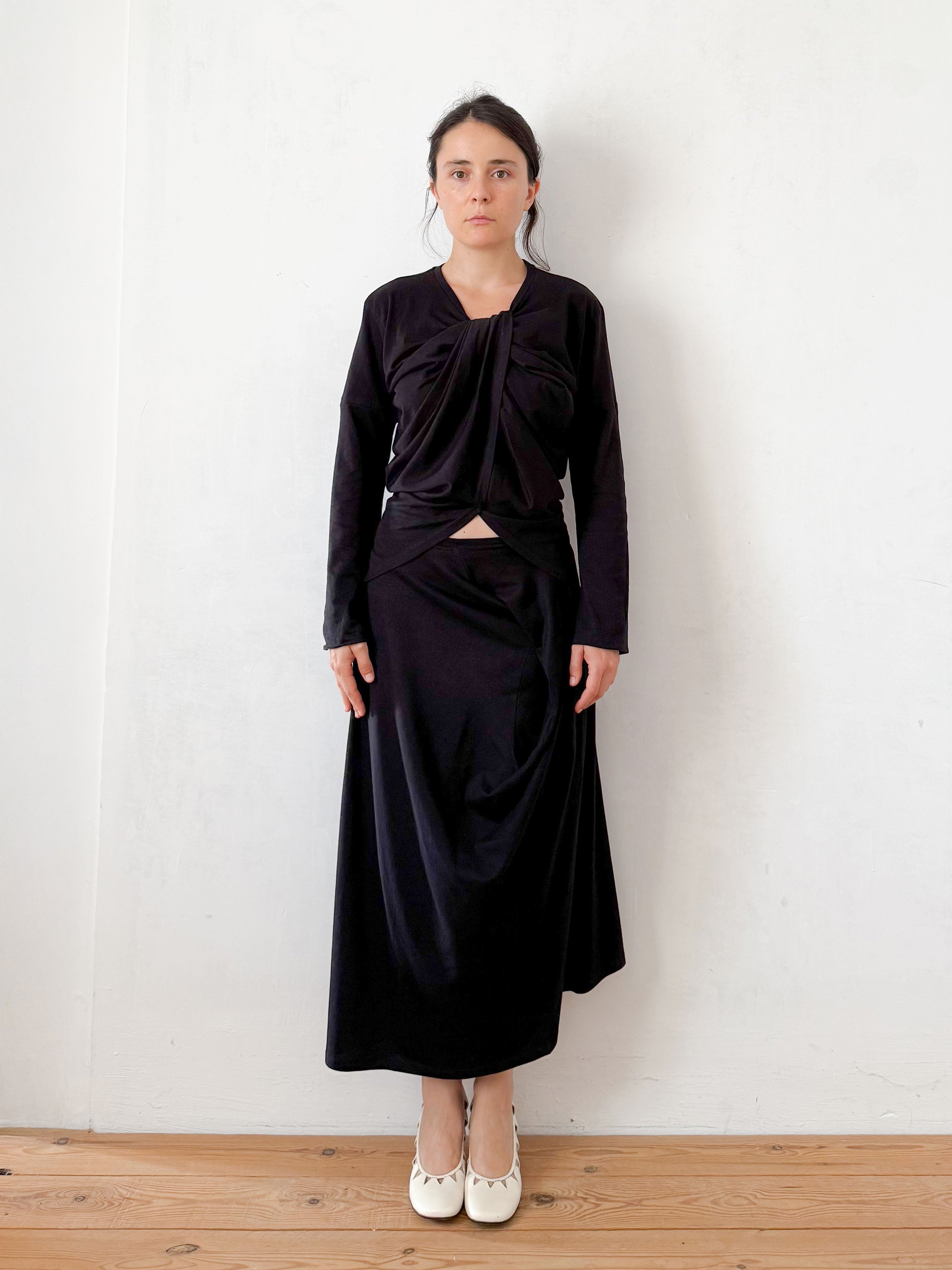 the t-shirt skirt in black