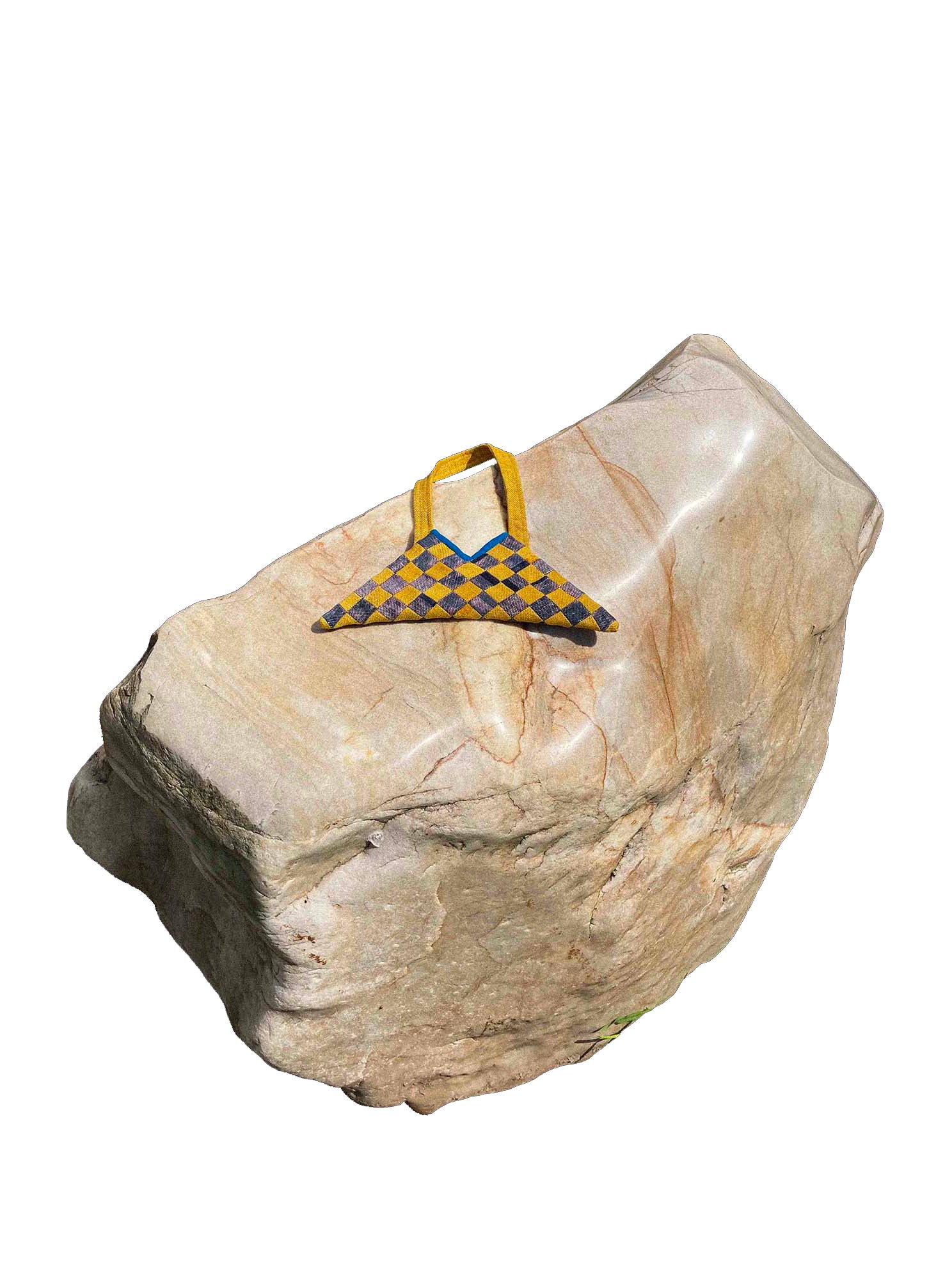 the consuelo bag made with the patchwork technique